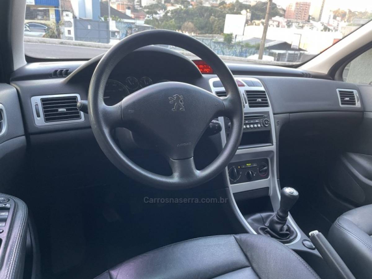 PEUGEOT - 307 - 2008/2008 - Preta - R$ 27.900,00