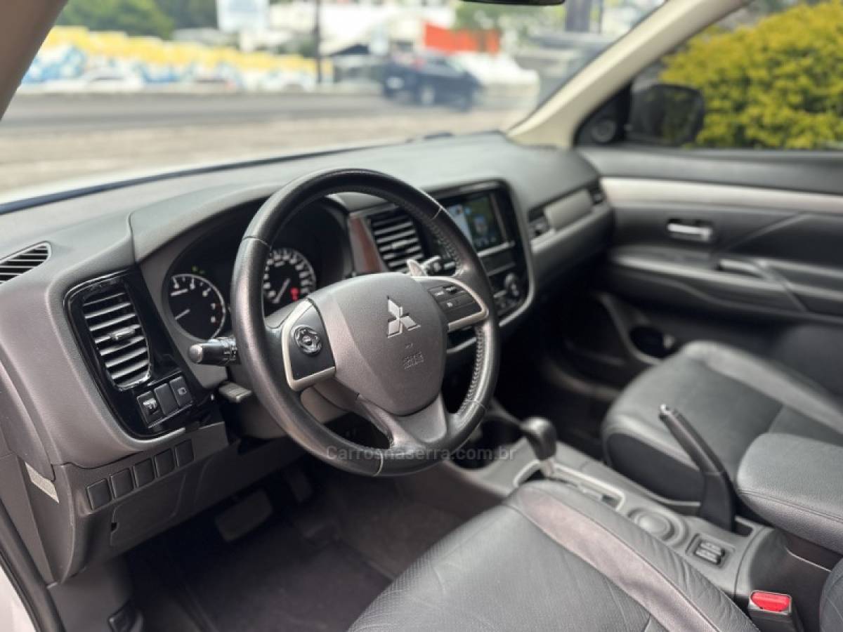 MITSUBISHI - OUTLANDER - 2014/2014 - Branca - R$ 76.900,00