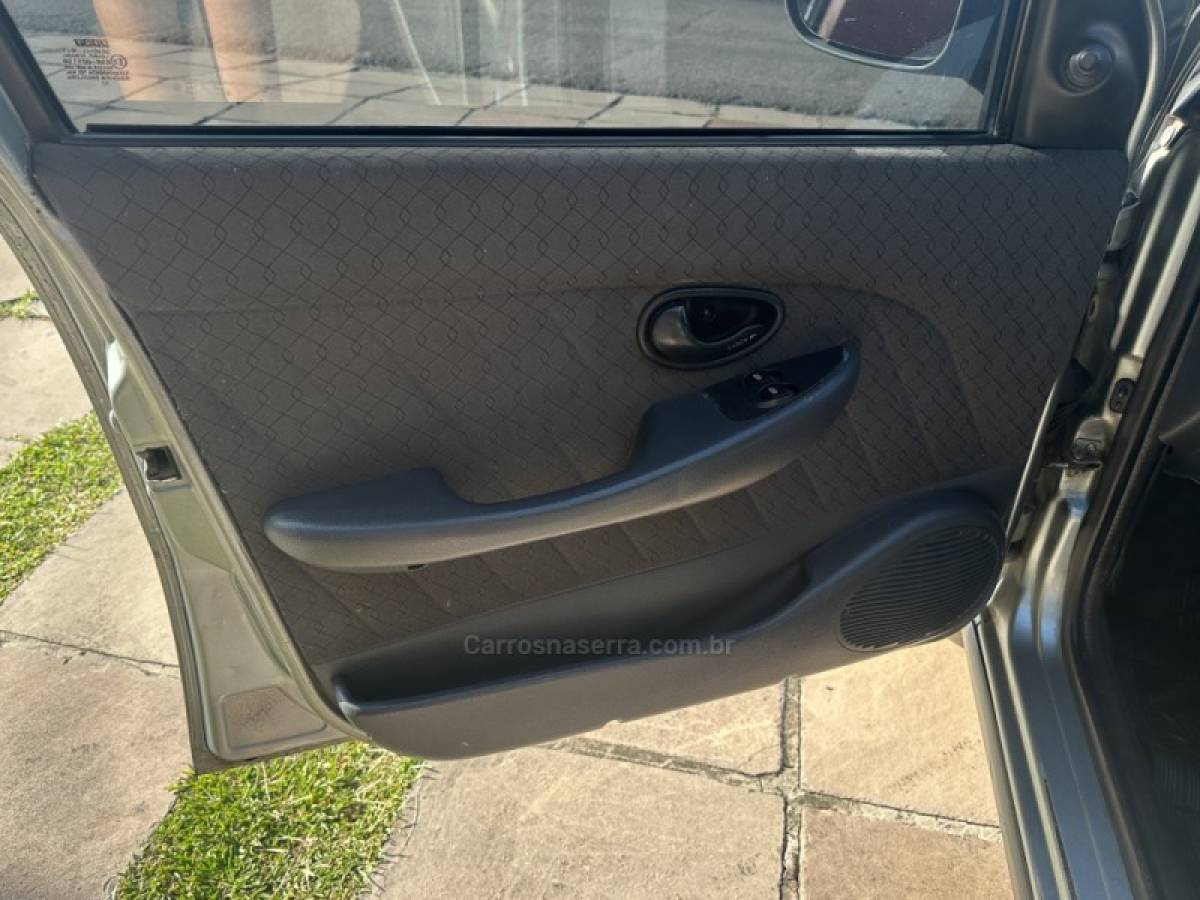 FIAT - SIENA - 2006/2006 - Cinza - R$ 17.900,00