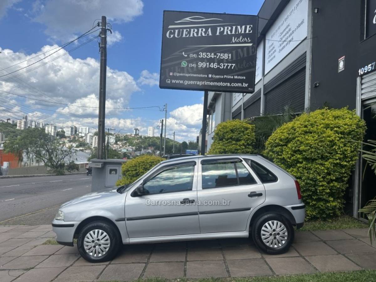 VOLKSWAGEN - GOL - 2004/2004 - Prata - R$ 16.900,00