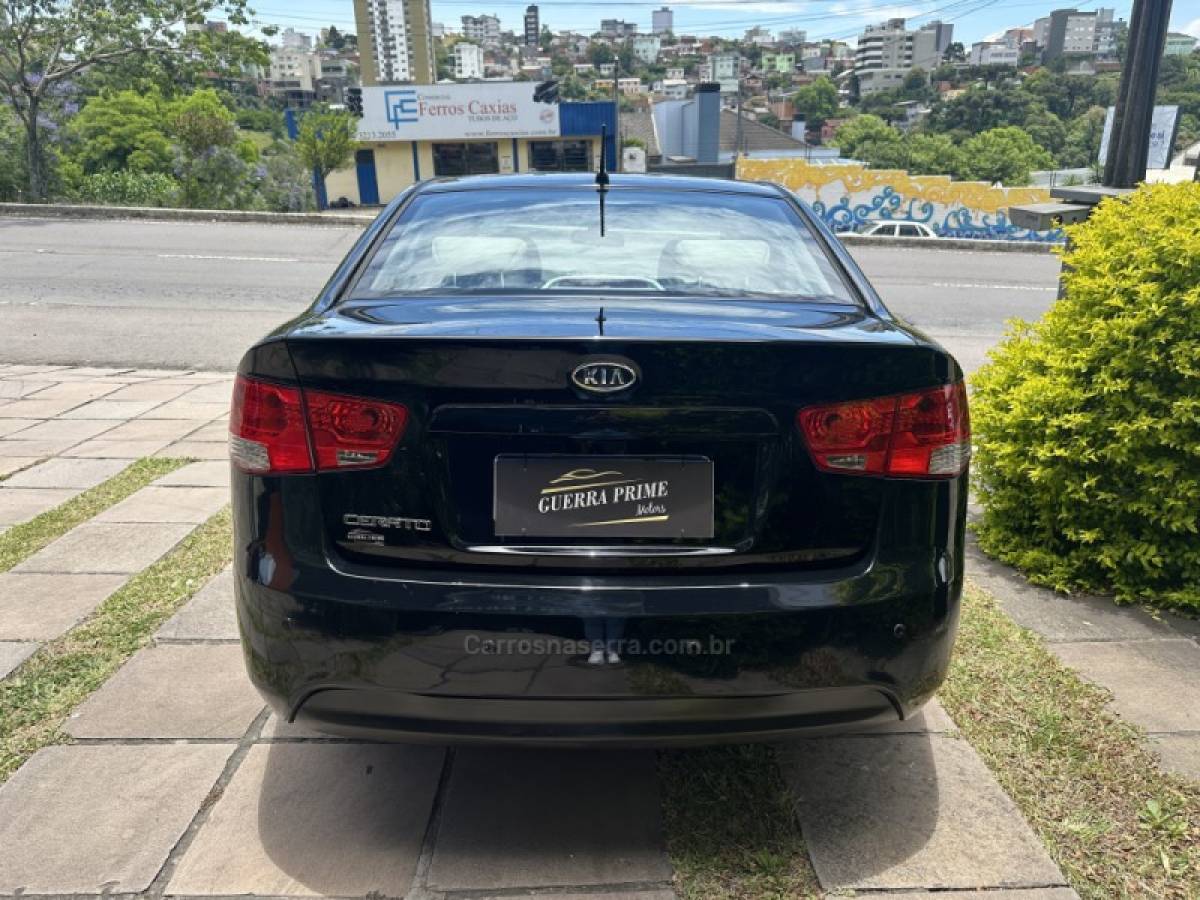 KIA MOTORS - CERATO - 2011/2011 - Preta - R$ 49.900,00