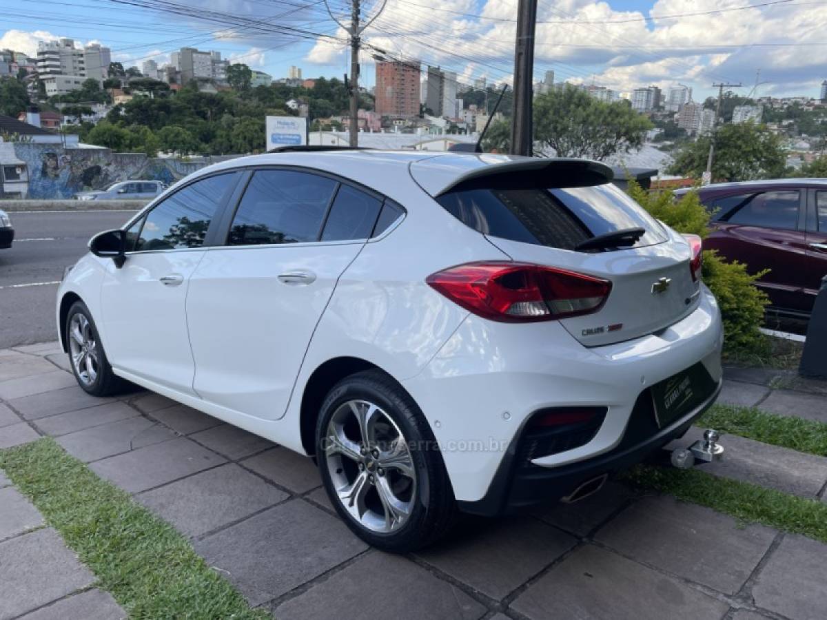 CHEVROLET - CRUZE - 2021/2021 - Branca - R$ 122.900,00