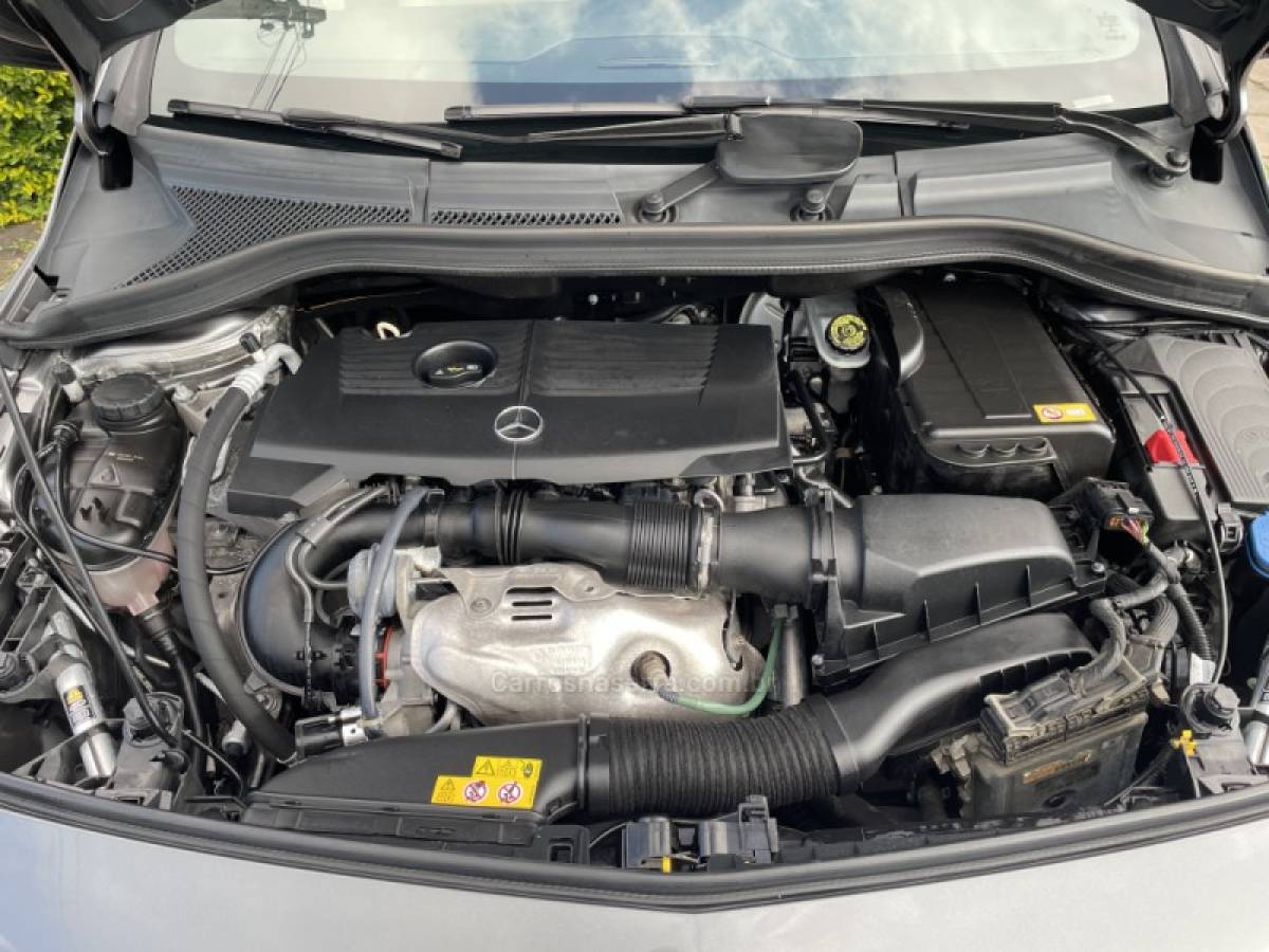 MERCEDES-BENZ - B 200 - 2014/2014 - Cinza - R$ 72.900,00