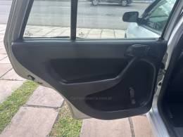 VOLKSWAGEN - GOL - 2004/2004 - Prata - R$ 16.900,00