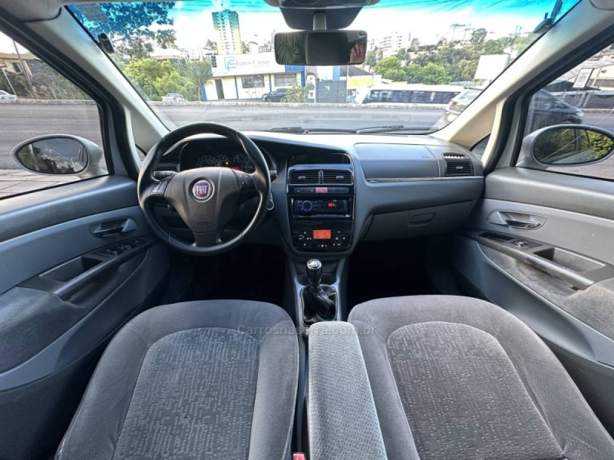 FIAT - LINEA - 2010/2010 - Prata - R$ 29.900,00