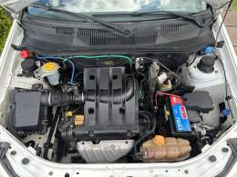 FIAT - SIENA - 2010/2010 - Branca - R$ 27.800,00