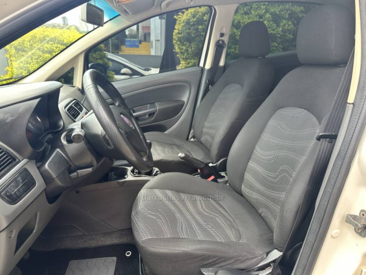 FIAT - PUNTO - 2008/2008 - Branca - R$ 33.900,00