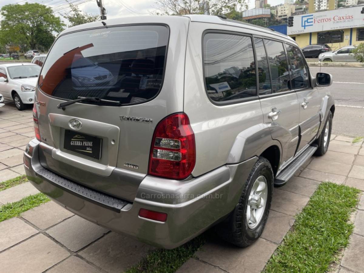 HYUNDAI - TERRACAN - 2005/2006 - Cinza - R$ 86.900,00