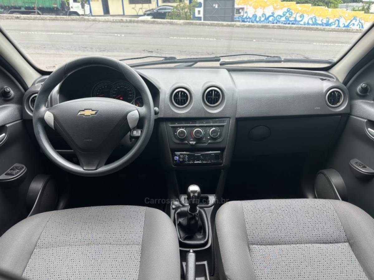 CHEVROLET - CELTA - 2015/2015 - Cinza - R$ 35.800,00