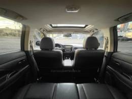 MITSUBISHI - OUTLANDER - 2016/2016 - Prata - R$ 88.800,00