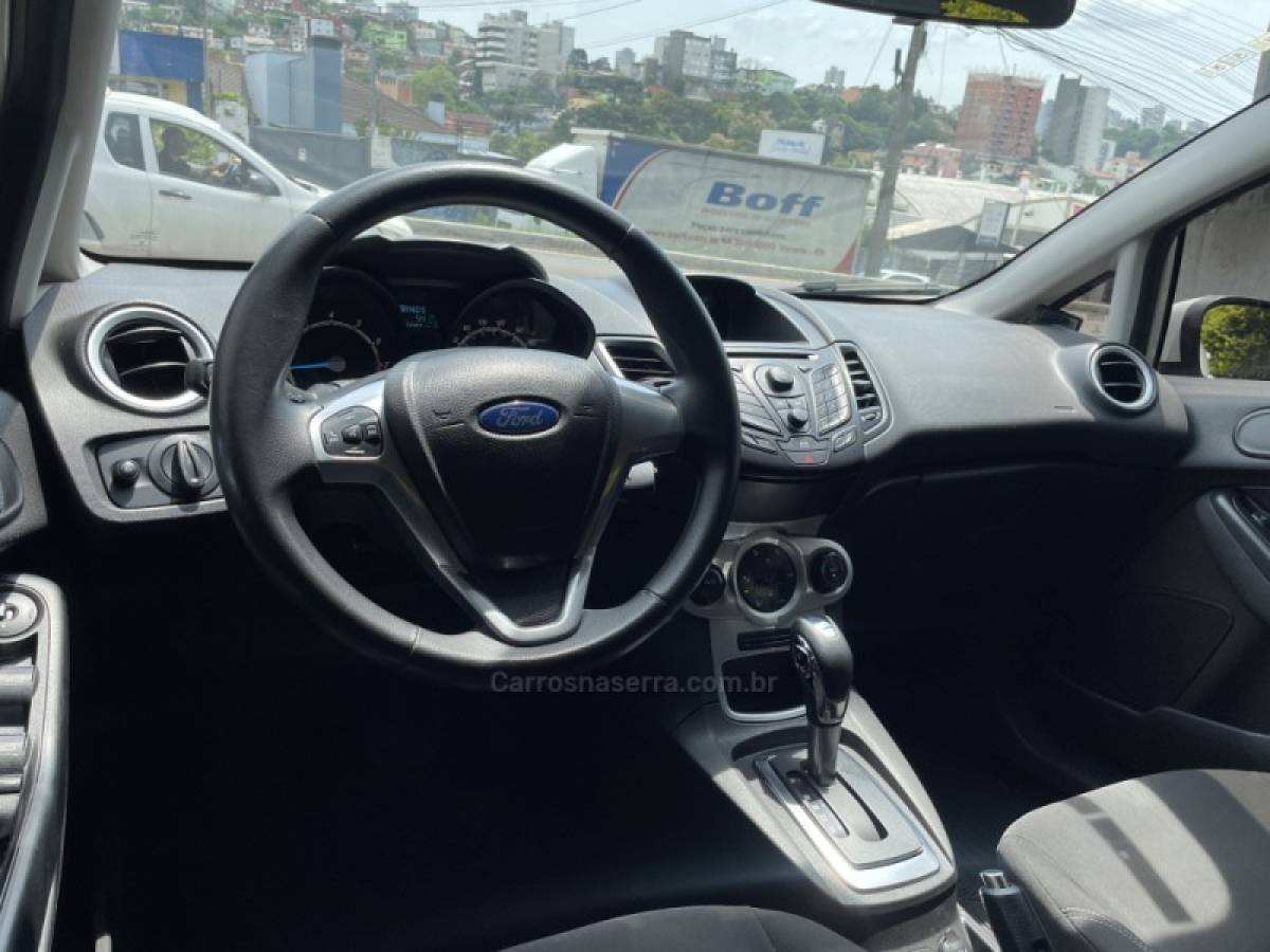 FORD - FIESTA - 2014/2014 - Branca - R$ 42.900,00