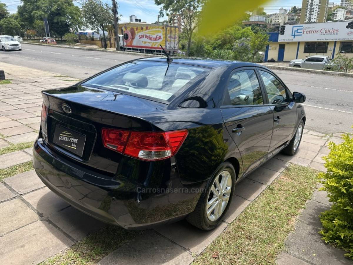 KIA MOTORS - CERATO - 2011/2011 - Preta - R$ 49.900,00