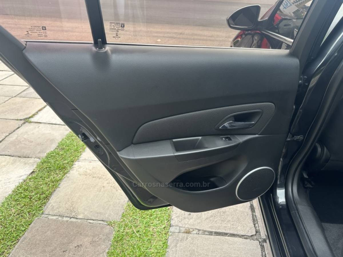 CHEVROLET - CRUZE - 2014/2014 - Preta - R$ 63.900,00