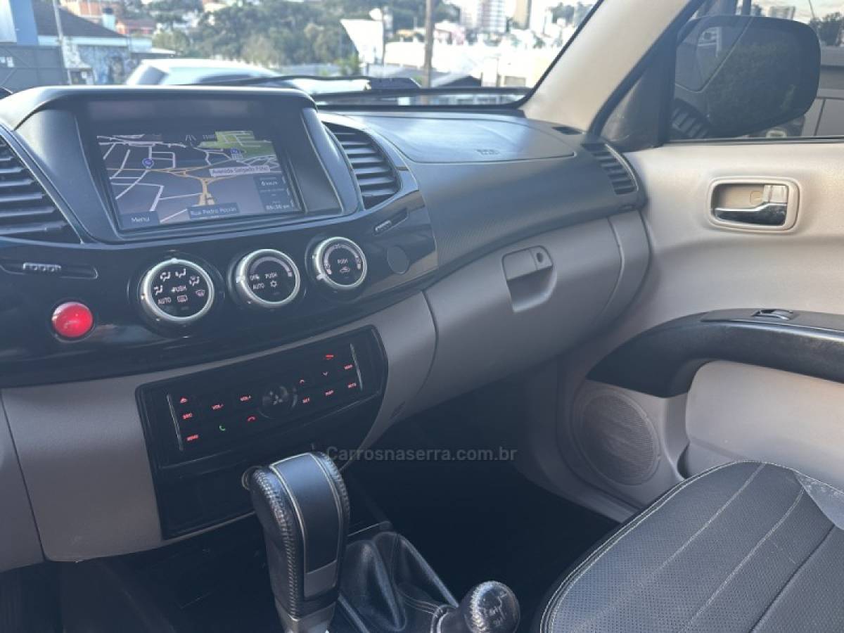 MITSUBISHI - L200 TRITON - 2015/2015 - Prata - R$ 125.900,00