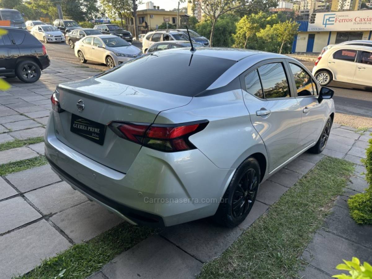 NISSAN - VERSA - 2021/2021 - Prata - R$ 78.800,00