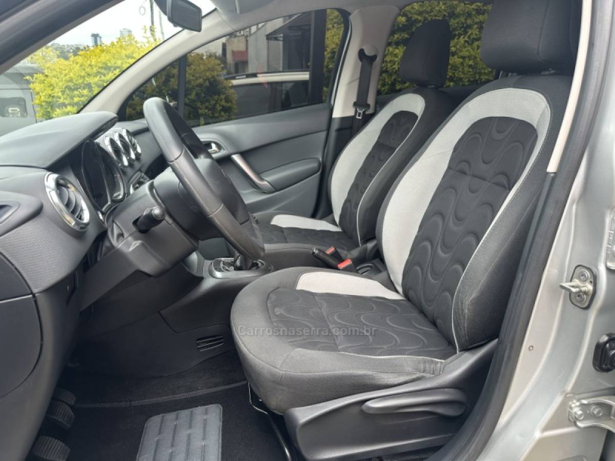 CITROËN - C3 - 2015/2015 - Prata - R$ 38.800,00
