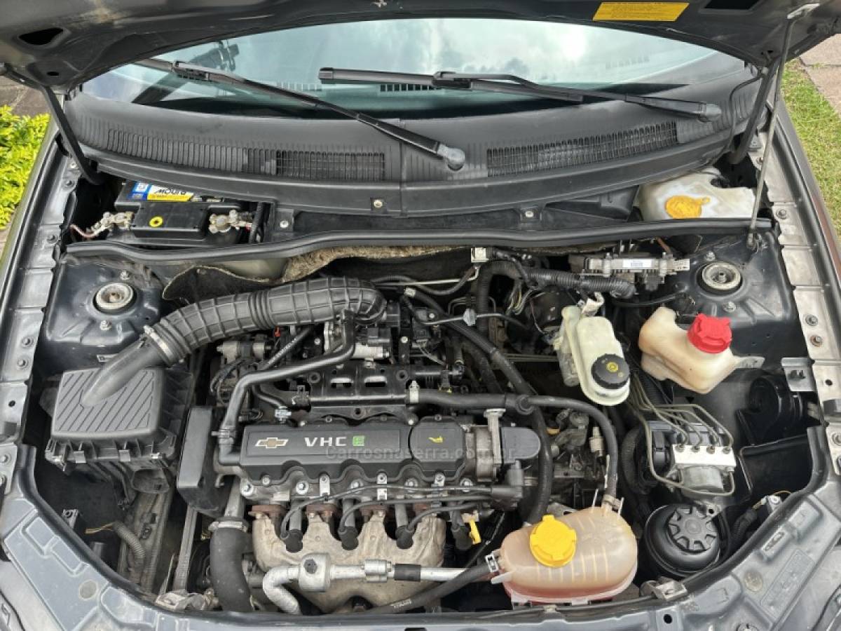 CHEVROLET - CELTA - 2015/2015 - Cinza - R$ 35.800,00