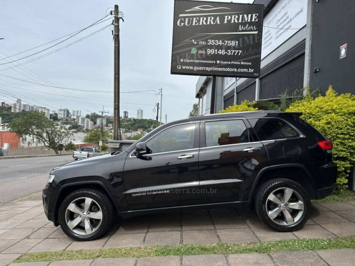 JEEP - GRAND CHEROKEE - 2015/2015 - Preta - R$ 95.900,00