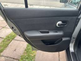 NISSAN - TIIDA - 2011/2011 - Prata - R$ 34.800,00