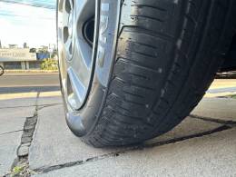 FORD - FIESTA - 2014/2014 - Prata - R$ 36.900,00