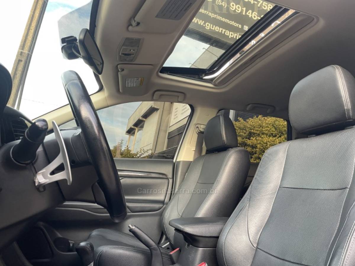 MITSUBISHI - OUTLANDER - 2016/2016 - Prata - R$ 88.800,00