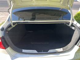 VOLKSWAGEN - VOYAGE - 2015/2015 - Branca - R$ 33.500,00