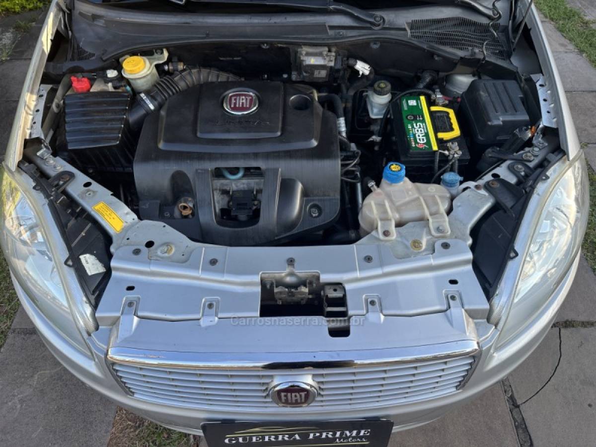 FIAT - LINEA - 2010/2010 - Prata - R$ 29.900,00