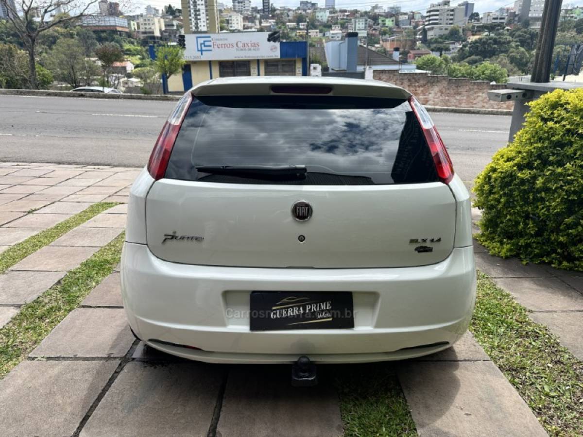 FIAT - PUNTO - 2008/2008 - Branca - R$ 33.900,00