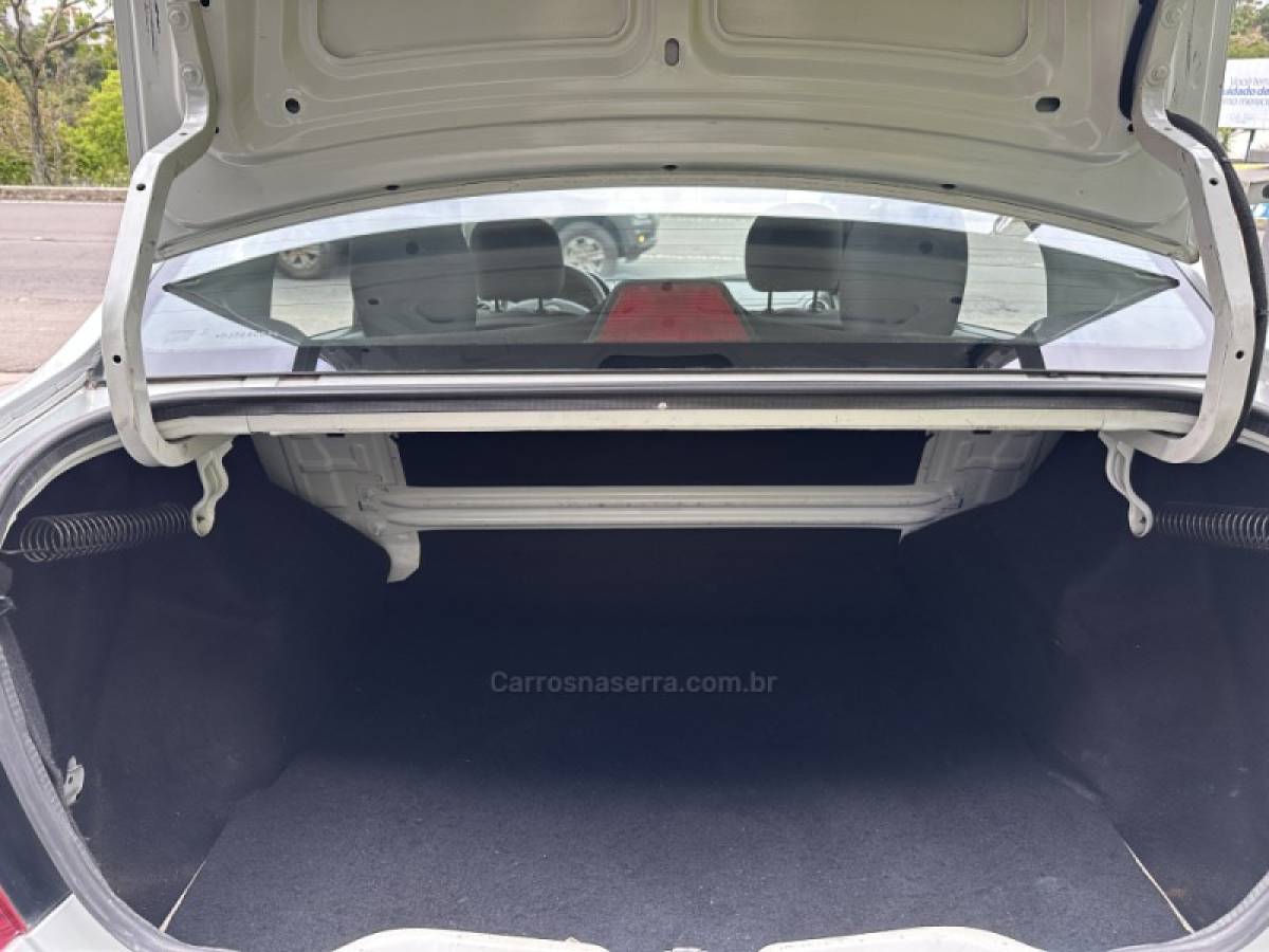 RENAULT - LOGAN - 2013/2013 - Branca - R$ 29.900,00