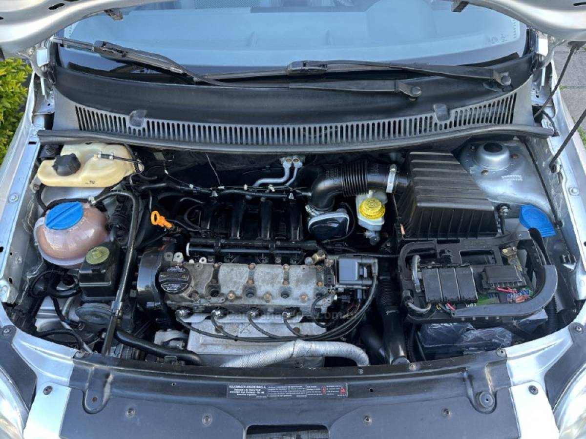 VOLKSWAGEN - SPACEFOX - 2010/2010 - Prata - R$ 36.900,00