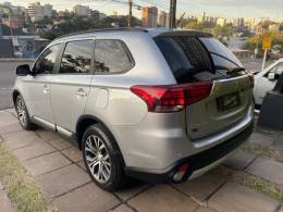 MITSUBISHI - OUTLANDER - 2016/2016 - Prata - R$ 88.800,00