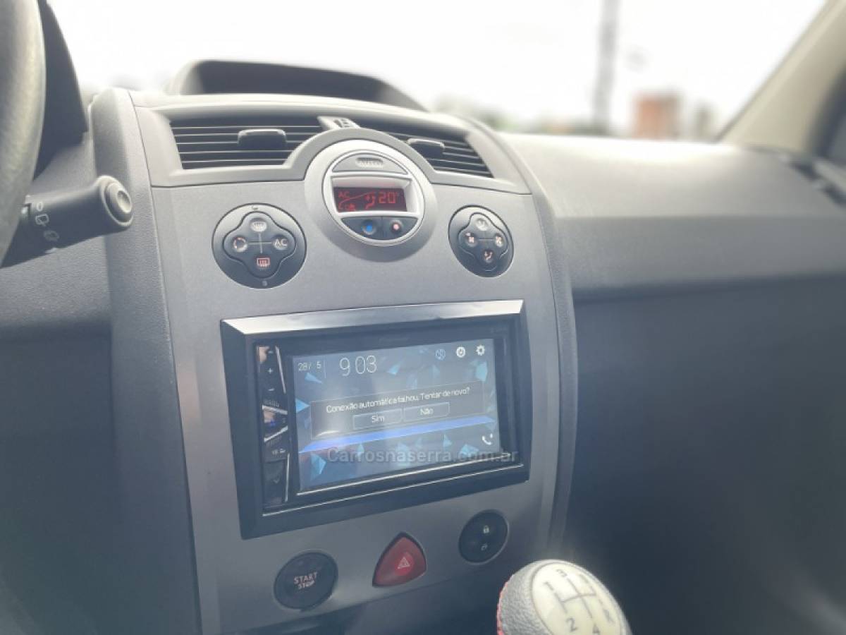 RENAULT - MÉGANE - 2013/2013 - Cinza - R$ 39.900,00