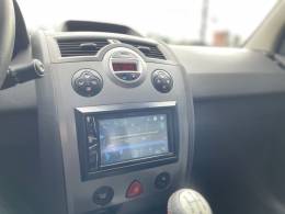 RENAULT - MÉGANE - 2013/2013 - Cinza - R$ 39.900,00