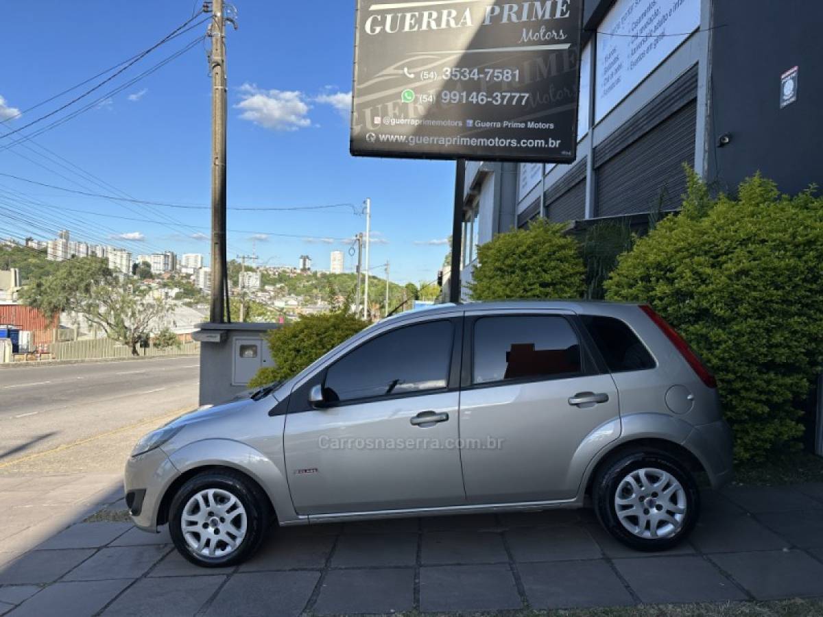 FORD - FIESTA - 2011/2011 - Prata - R$ 29.900,00