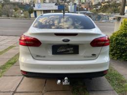 FORD - FOCUS - 2016/2016 - Branca - R$ 67.900,00