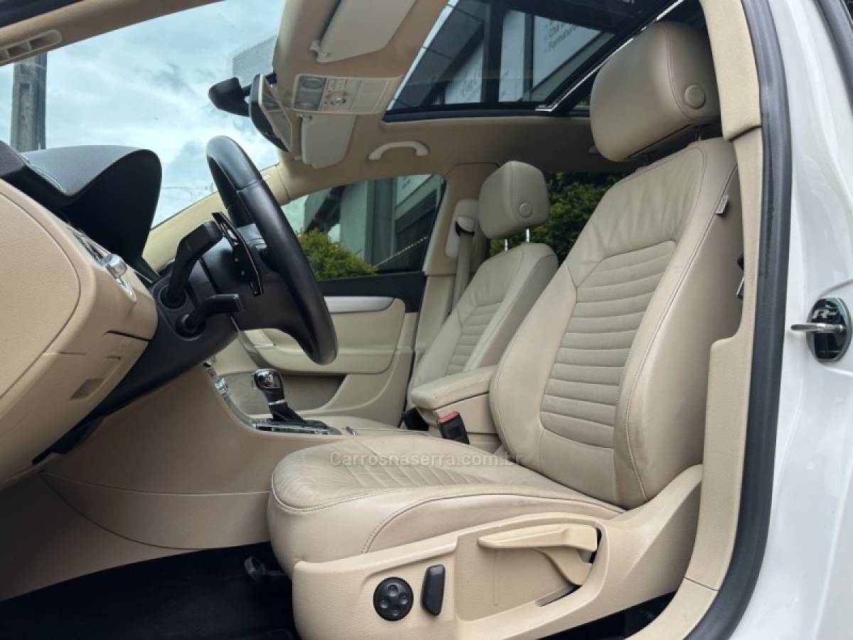VOLKSWAGEN - PASSAT VARIANT - 2014/2014 - Branca - R$ 84.900,00