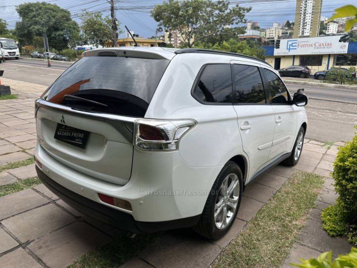 MITSUBISHI - OUTLANDER - 2014/2014 - Branca - R$ 76.900,00