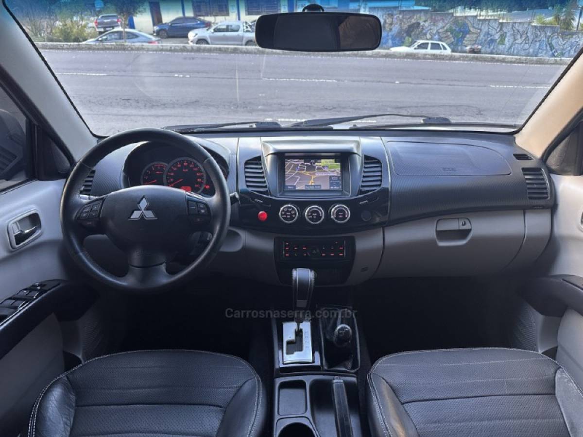 MITSUBISHI - L200 TRITON - 2015/2015 - Prata - R$ 120.900,00