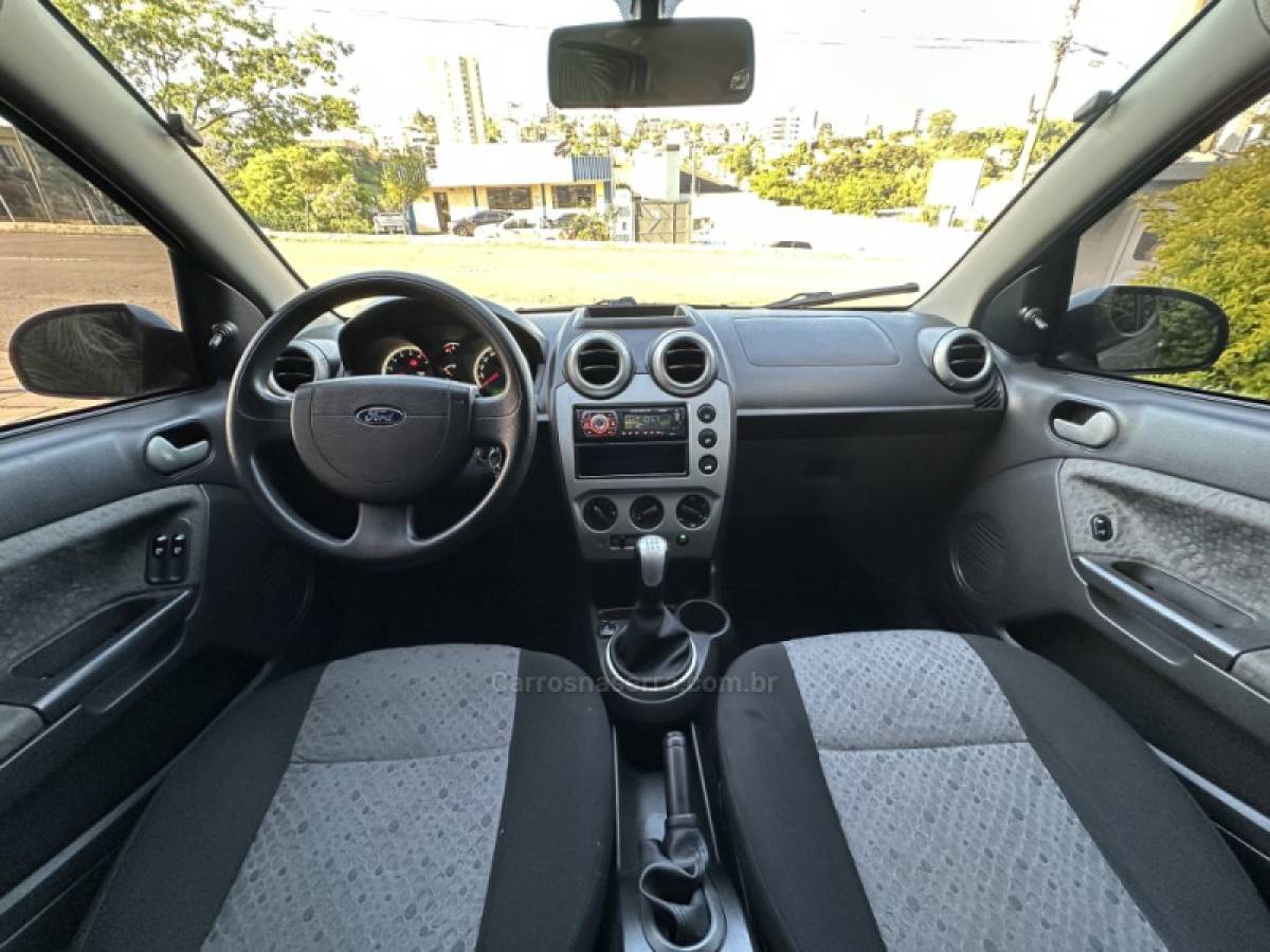 FORD - FIESTA - 2011/2011 - Prata - R$ 29.900,00