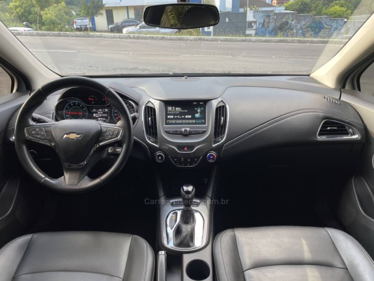 CHEVROLET - CRUZE - 2017/2017 - Preta - R$ 79.700,00