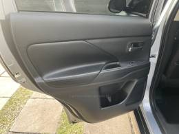 MITSUBISHI - OUTLANDER - 2016/2016 - Prata - R$ 88.800,00