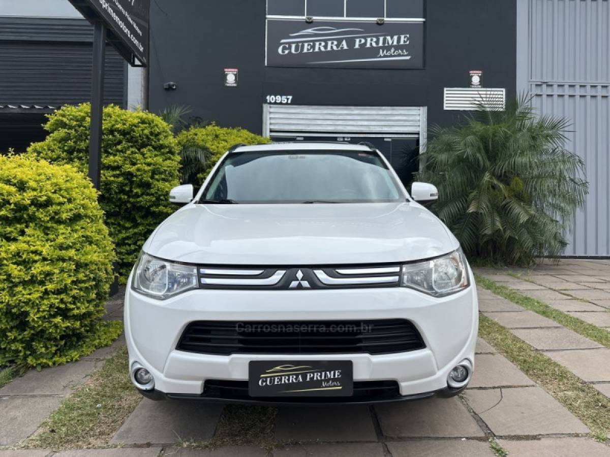 MITSUBISHI - OUTLANDER - 2014/2014 - Branca - R$ 76.900,00