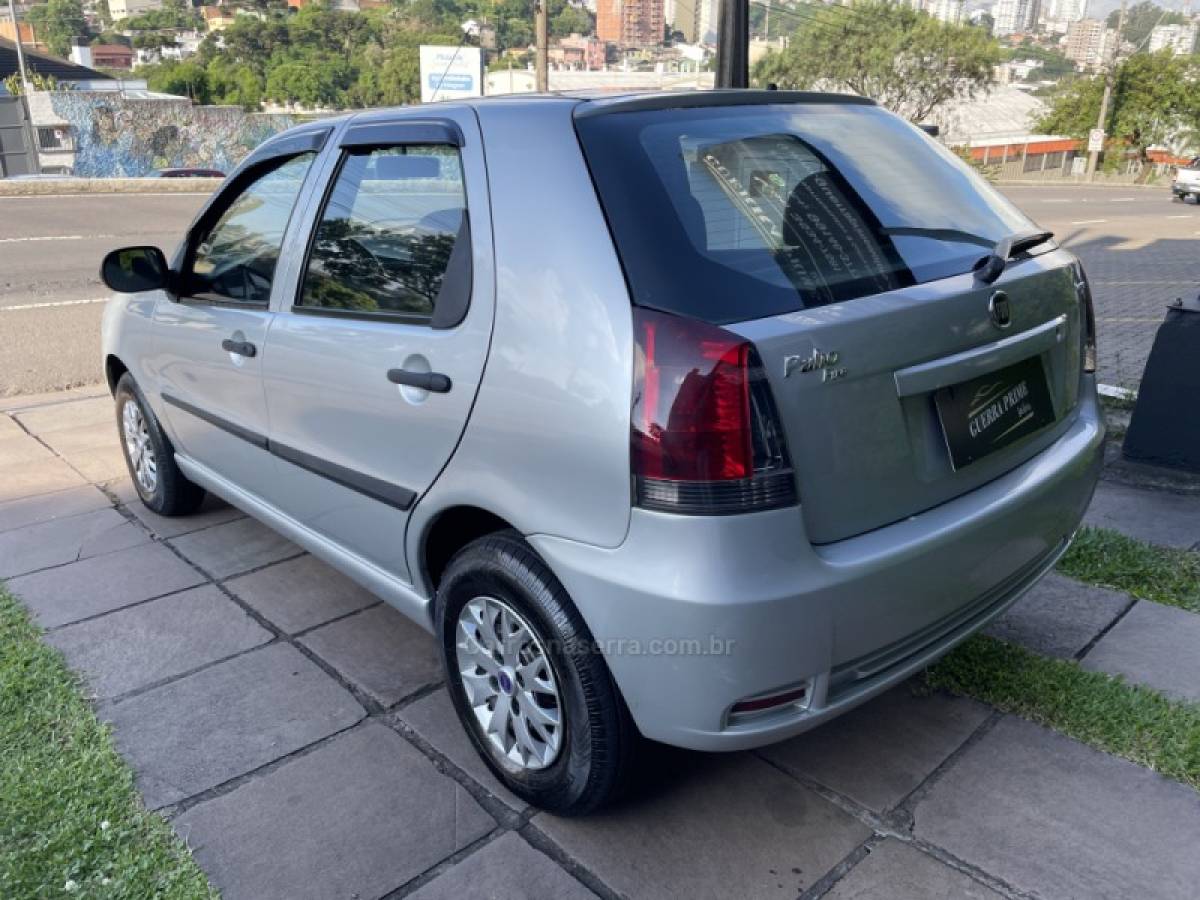 FIAT - PALIO - 2013/2013 - Prata - R$ 31.900,00