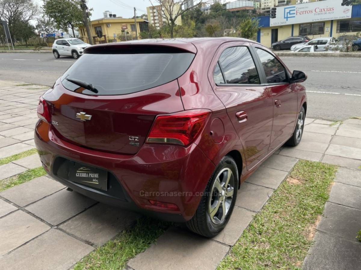 CHEVROLET - ONIX - 2019/2019 - Vermelha - R$ 69.900,00