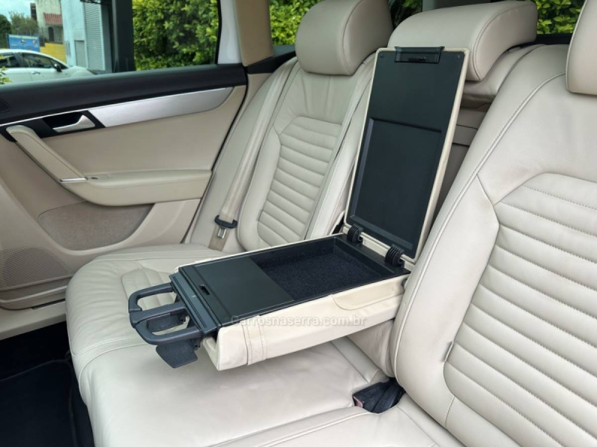 VOLKSWAGEN - PASSAT VARIANT - 2014/2014 - Branca - R$ 84.900,00