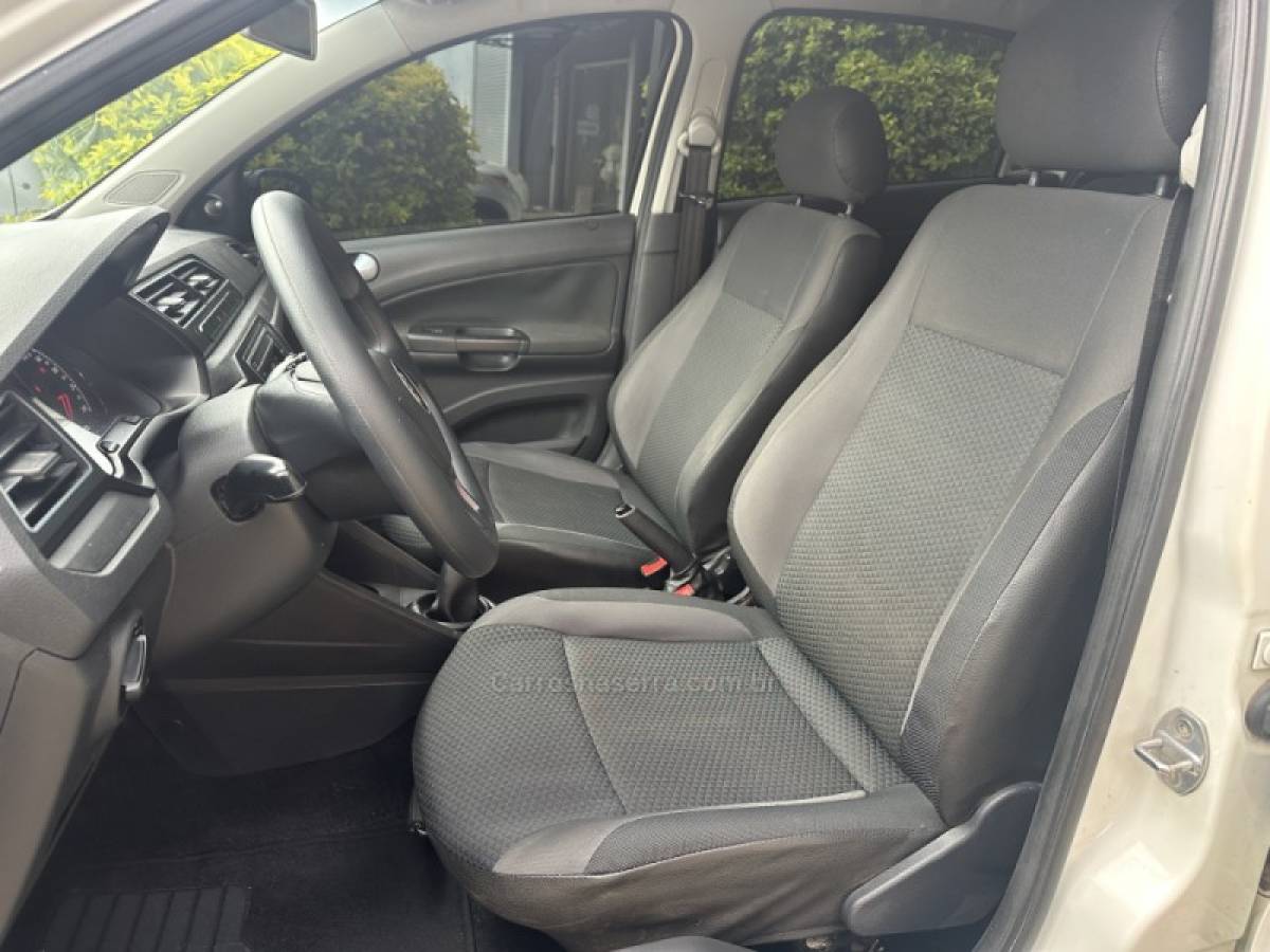 VOLKSWAGEN - GOL - 2017/2017 - Branca - R$ 46.900,00