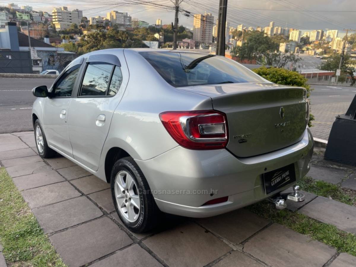 RENAULT - LOGAN - 2015/2015 - Prata - R$ 44.900,00