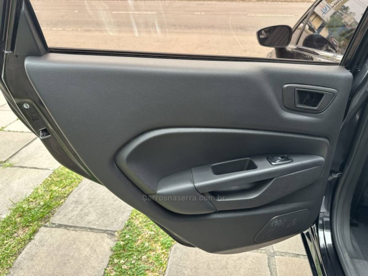 FORD - FIESTA - 2013/2013 - Preta - R$ 44.900,00
