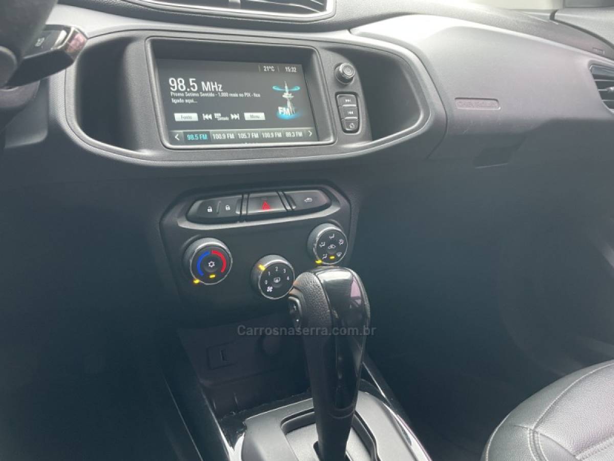 CHEVROLET - ONIX - 2019/2019 - Vermelha - R$ 69.900,00
