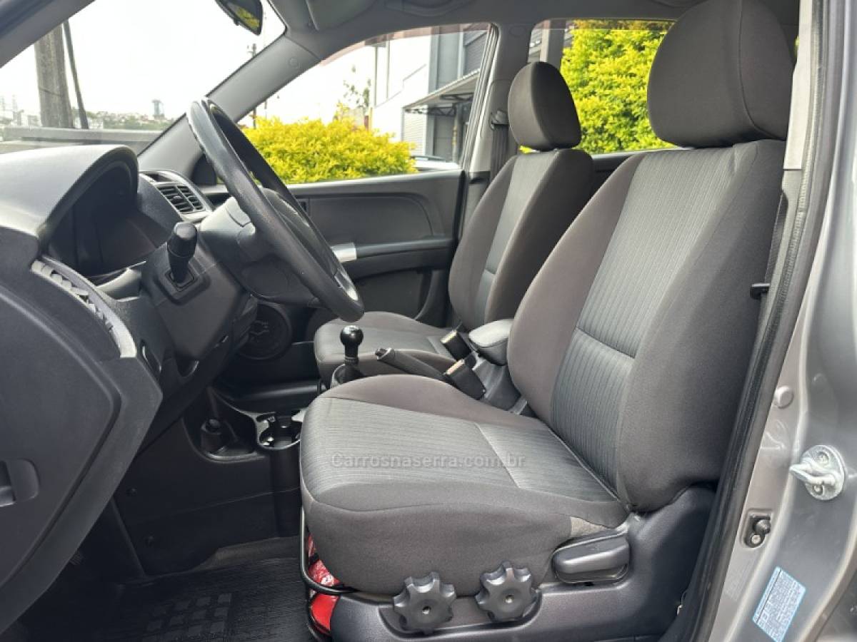 KIA MOTORS - SPORTAGE - 2010/2010 - Prata - R$ 43.800,00